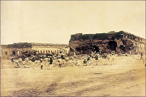 G:\pix\1857 Up_to_1,000_British_troops,_their_families_and_loyal_sepoys_were_holed_up_in_Gen_Wheeler's_entrenchment_in_Kanpur_for_three_weeks_in_June_1857_where_they_were_constantly_bombarded_by_a_local_prince,_Nana_Sahib's_army..jpg