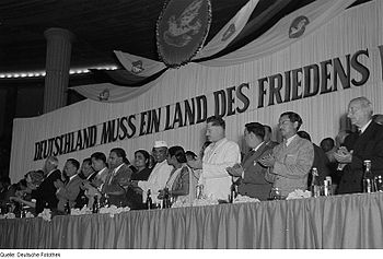 Afbeeldingsresultaat voor 1952 peace conference Wien