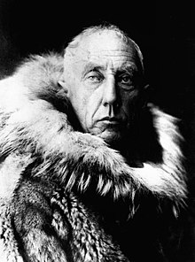 Amundsen in fur skins.jpg