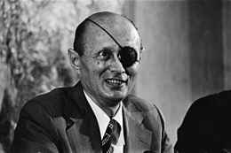 Anefo 930-3763 Moshe Dayan 27-07-1979.jpg