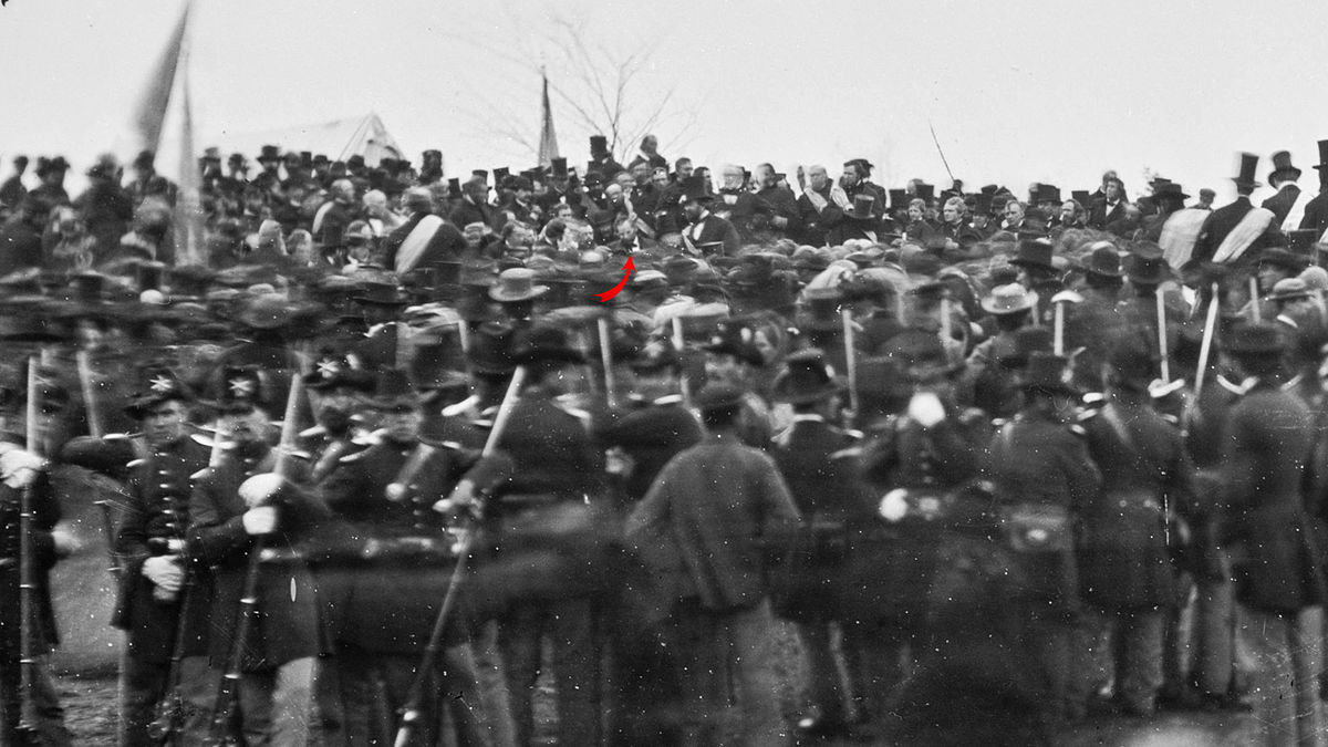 C:\Users\Shervin\AppData\Local\Microsoft\Windows\INetCache\Content.Word\Crowd_of_citizens,_soldiers,_and_etc._with_Lincoln_at_Gettysburg._-_NARA_-_529085_-crop.jpg