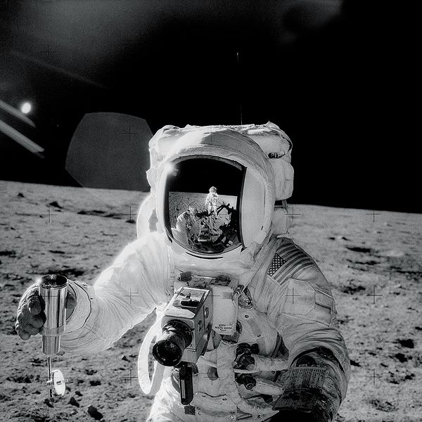 File:Apollo12Visor.jpg