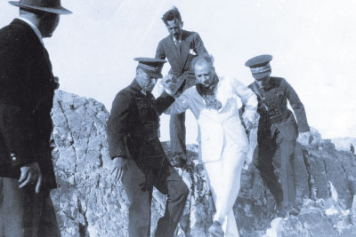 G:\pix\projects\iranzamin\modern\done\İsmail Hakkı Tekçe and Mustafa Kemal Atatürk at Tunceli region in 1937..jpg