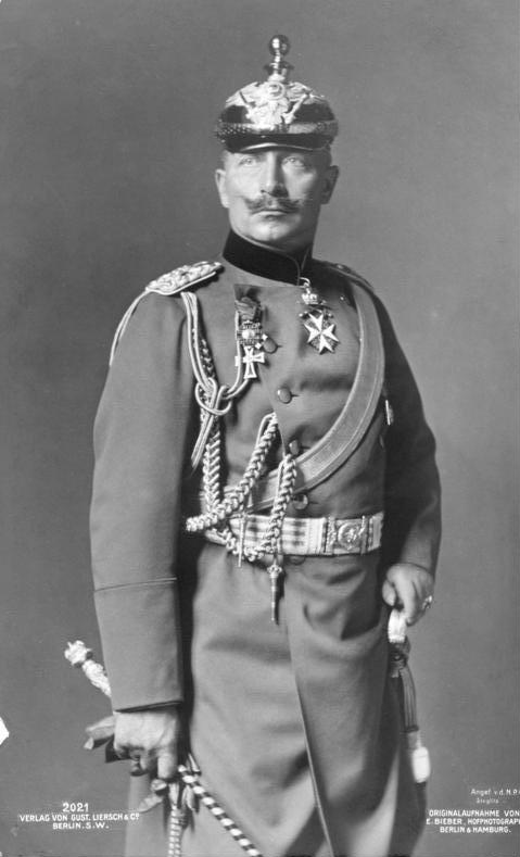 https://upload.wikimedia.org/wikipedia/commons/1/1b/Bundesarchiv_Bild_146-1991-076-14A%2C_Kaiser_Wilhelm_II..jpg