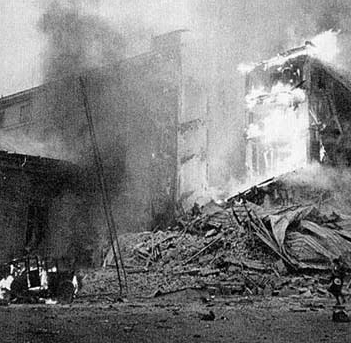 https://upload.wikimedia.org/wikipedia/commons/6/69/Talvisota_Bombing_of_Helsinki_30.11.39.png