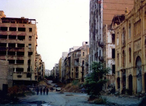 https://upload.wikimedia.org/wikipedia/commons/a/a0/Green_Line%2C_Beirut_1982.jpg