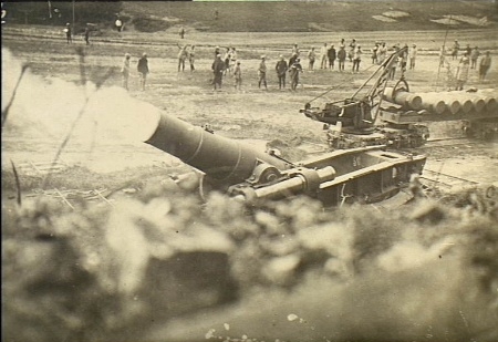 https://upload.wikimedia.org/wikipedia/commons/d/d7/French_Heavy_Mortar_1916_AWM_H04494.jpeg