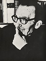 https://upload.wikimedia.org/wikipedia/commons/thumb/8/86/Nikos_Kazantzakis.jpg/160px-Nikos_Kazantzakis.jpg