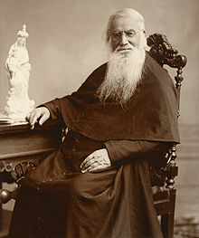 https://upload.wikimedia.org/wikipedia/commons/thumb/d/dc/Rev_Edward_Sorin.jpg/220px-Rev_Edward_Sorin.jpg