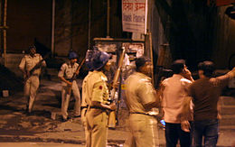 https://upload.wikimedia.org/wikipedia/commons/thumb/4/4f/Mumbai_attacks_vinu_image01-crop.jpg/260px-Mumbai_attacks_vinu_image01-crop.jpg