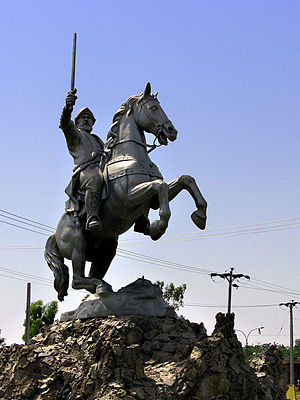 https://upload.wikimedia.org/wikipedia/commons/thumb/5/5d/Ya%27qubfounderofSaffarid.jpg/300px-Ya%27qubfounderofSaffarid.jpg