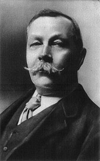 https://upload.wikimedia.org/wikipedia/commons/thumb/b/bb/Conan_doyle.jpg/200px-Conan_doyle.jpg