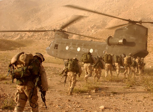 https://upload.wikimedia.org/wikipedia/commons/thumb/a/ae/US_10th_Mountain_Division_soldiers_in_Afghanistan.jpg/1024px-US_10th_Mountain_Division_soldiers_in_Afghanistan.jpg