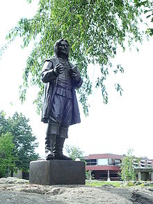 https://upload.wikimedia.org/wikipedia/commons/thumb/d/d5/RWU_Roger_Williams_Statue.jpg/220px-RWU_Roger_Williams_Statue.jpg