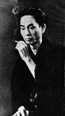 https://upload.wikimedia.org/wikipedia/commons/thumb/0/05/Yasunari_Kawabata_c1932.jpg/220px-Yasunari_Kawabata_c1932.jpg