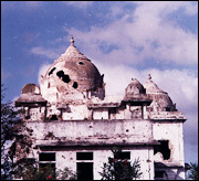 https://upload.wikimedia.org/wikipedia/en/c/c6/Jaffnalibrary_dome.jpeg