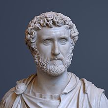 Antoninus Pius Glyptothek Munich 337 Detail.jpg