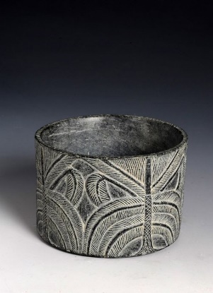 Cylindrical vessel with palm tree, approx. 2250â2000 BCE. Saudi Arabia; Tarut island, al-Rufayah village. Chlorite. Courtesy of National Museum of Saudi Arabia, Riyadh, 3171