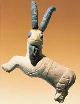 Fig. 14. Limestone goat with horns, eyes and beard in lapis lazuli. Bactria Margiana