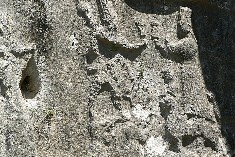 File:Yazilikaya reliefs 42 43.JPG