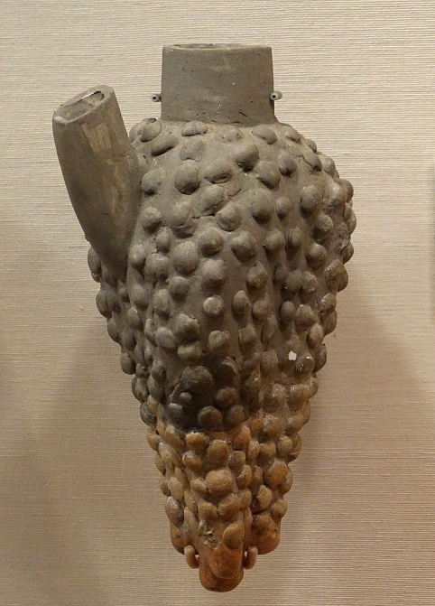 G:\pix\-1700 Ceramic ceremonial rhyton in the shape of a grape cluster, Alişar Hüyük, Anatolia, Middle Bronze Age, 1750-1650 BC.jpg