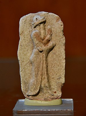 G:\pix\-1800 Old-Babylonian_plaque_showing_a_standing_male_wearing_a_robe-like_draped_dress,_from_Southern_Mesopotamia,_Iraq.jpg