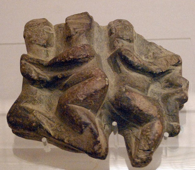 G:\pix\-5800 schist couple embracing (left side) and Mother & Child (right side). 6000 to 5500 BC. shrine VI.A.30 11.5 cm in height.jpg