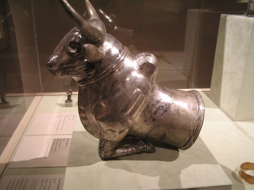 G:\pix\projects\iranzamin\3000-1200\-1300 هیتیBull Rhyton from Central Anatolia Hittite at Met c.jpg