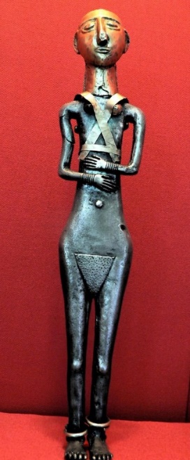 G:\pix\projects\iranzamin\3000-1200\-1400 Hittite figurine. body elektrum face mask, breast, anklets and bracelets pure gold, Ankara.jpg