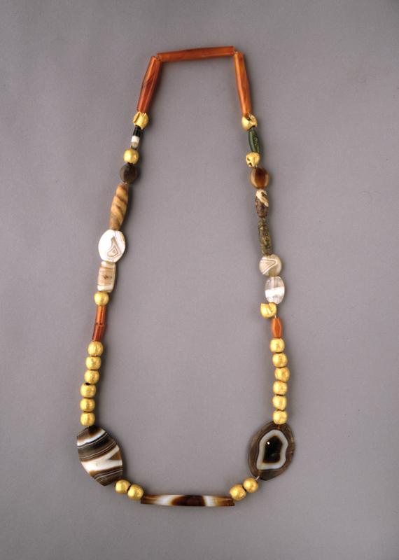 G:\pix\projects\iranzamin\3000-1200\-1500 Necklace Gold, carnelian, jasper, and marble..jpg