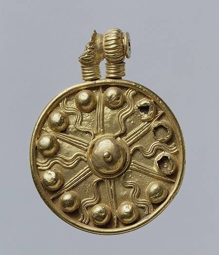 G:\pix\projects\iranzamin\3000-1200\17th–16th century b.c.; late Old Babylonian medallion 3.6 cm).jpg