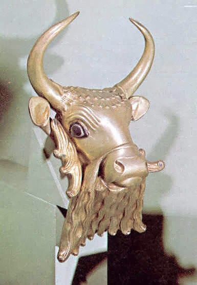 G:\pix\projects\iranzamin\3000-1200\-2000 Golden bull ( Mesopotamia ) of UR 2000 BC.jpg