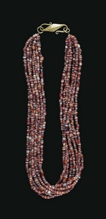 G:\pix\projects\iranzamin\3000-1200\-2000 WESTERN ASIATIC ETCHED CARNELIAN BEAD NECKLACE CIRCA LATE 3RD-EARLY 2ND MILLENNIUM.jpg