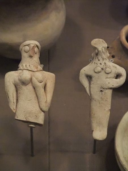 G:\pix\projects\iranzamin\3000-1200\-2300 Akkadian female figurines, ca. 2334-2147 BC.jpg