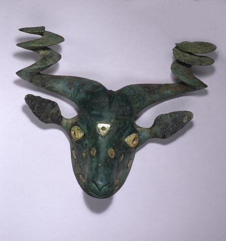 G:\pix\projects\iranzamin\3000-1200\-2500 Copper goat head from the city of Shuruppak. The triangular mark on the goat’s head also appears on a bull’s head.jpg