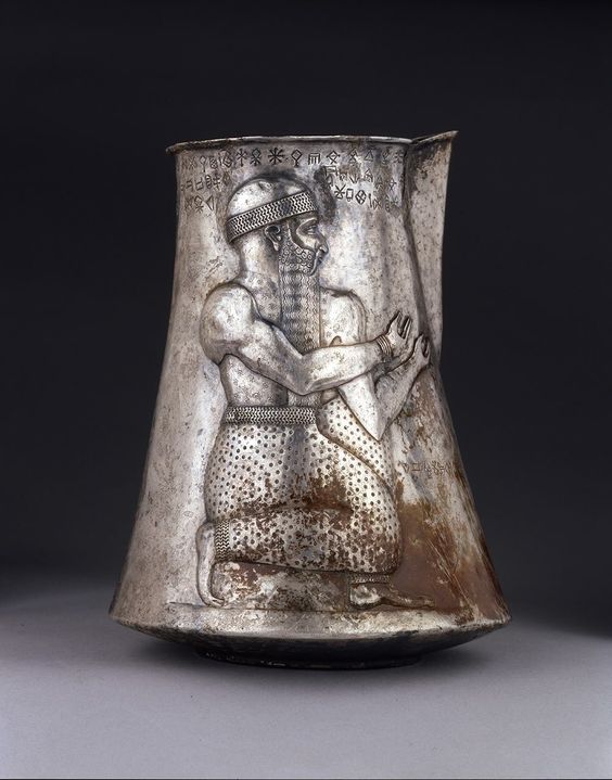 G:\pix\projects\iranzamin\3000-1200\-2500 Elamite silver beaker of a ruler with proto elamite inscription ca 3rd millennium BC Mahboobian gallery, London.jpg