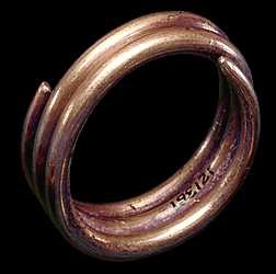 G:\pix\projects\iranzamin\3000-1200\-2500 Silver ring of Pu-abi's headdres.jpg