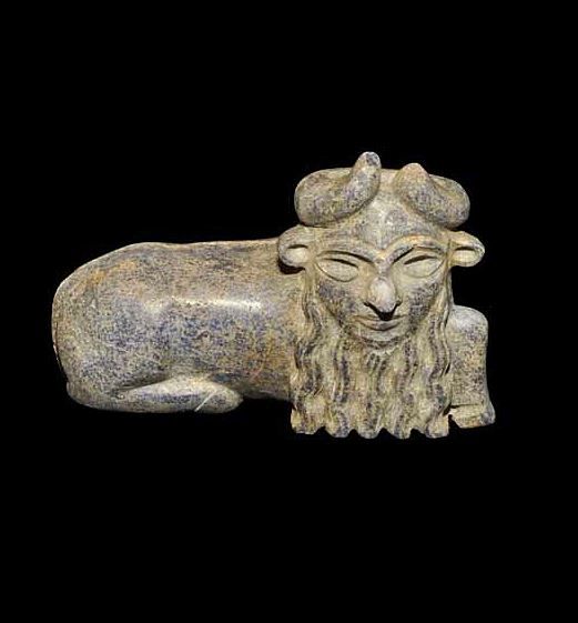 G:\pix\projects\iranzamin\3000-1200\-2500 SUMERIAN STYLE STONE HUMAN-HEADED BULL.jpg