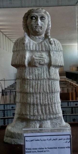 G:\pix\projects\iranzamin\3000-1200\-2700 Sumerian woman National Museum Iraq.jpg