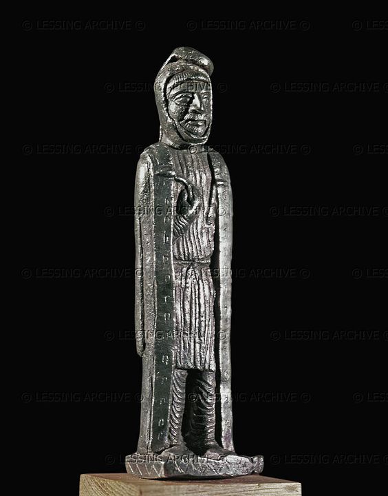 G:\pix\projects\iranzamin\achaemedian\-460 Silver statuette from the court of Artaxerxes I (464-424 BCE), Susa.jpg