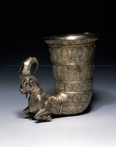 G:\pix\projects\iranzamin\achaemedian\جام\-700 Silver and electrum, 8th-6th century B.C.E. H. 13.5 cm.jpg