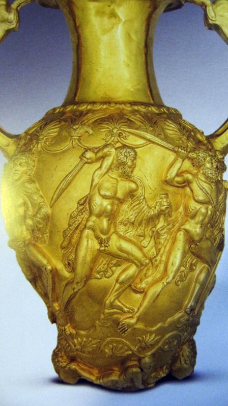 G:\pix\projects\iranzamin\achaemedian\Art\Panagyurishte Treasure found in 1949, gold, late 4th - early 3rdc BC.jpg