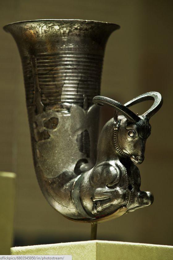 G:\pix\projects\iranzamin\achaemedian\Art\Persian silver vessel. V th century B.C..jpg