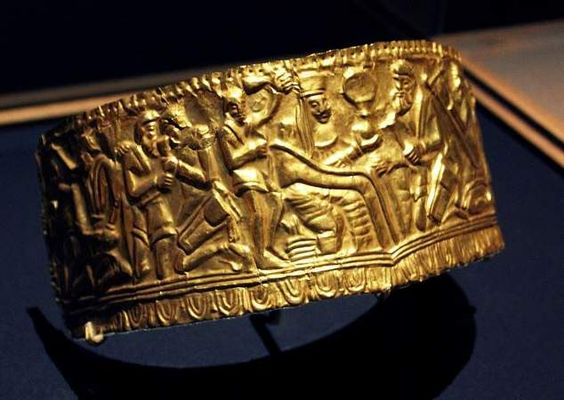 G:\pix\projects\iranzamin\achaemedian\Art\Treasures of the Ukraine Diadem with cult scenes (Scythians, Cherkasy region.jpg