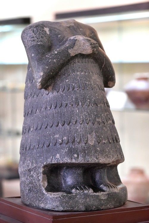 Headless Statue of Entemena of Lagash (by Osama Shukir Muhammed Amin) - This black diorite statue depictes Entemena, a king (or ruler) of Lagash, around 2400 BCE; identified by the cuneiform inscriptions on the right shoulder and back. The king wears the typical flounced Sumerian skirt. The statue was found in the ancient city of Ur , in southern Iraq, in the 1920s. ...