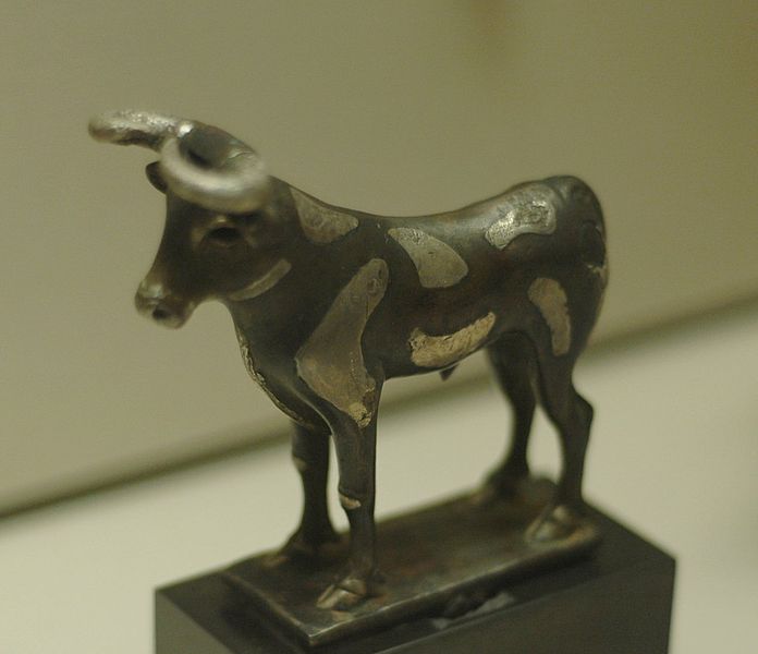 http://1.bp.blogspot.com/-i1EMqOG5-ZQ/URiXN9Uh2cI/AAAAAAAAAsI/jOX2b07yYYg/s1600/696px-Bull_statuette_Louvre_AO2151.jpg