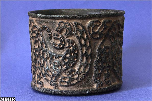 http://www.payvand.com/news/11/nov/ancient-artifacts-Jiroft-Iran-7.jpg