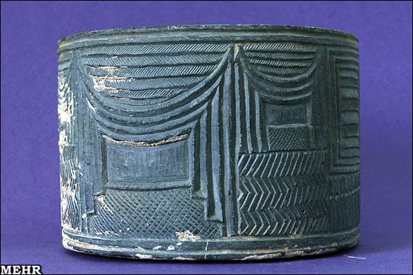 http://www.payvand.com/news/11/nov/ancient-artifacts-Jiroft-Iran-4.jpg