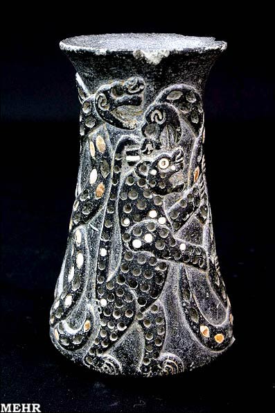 http://www.payvand.com/news/11/nov/ancient-artifacts-Jiroft-Iran-30.jpg