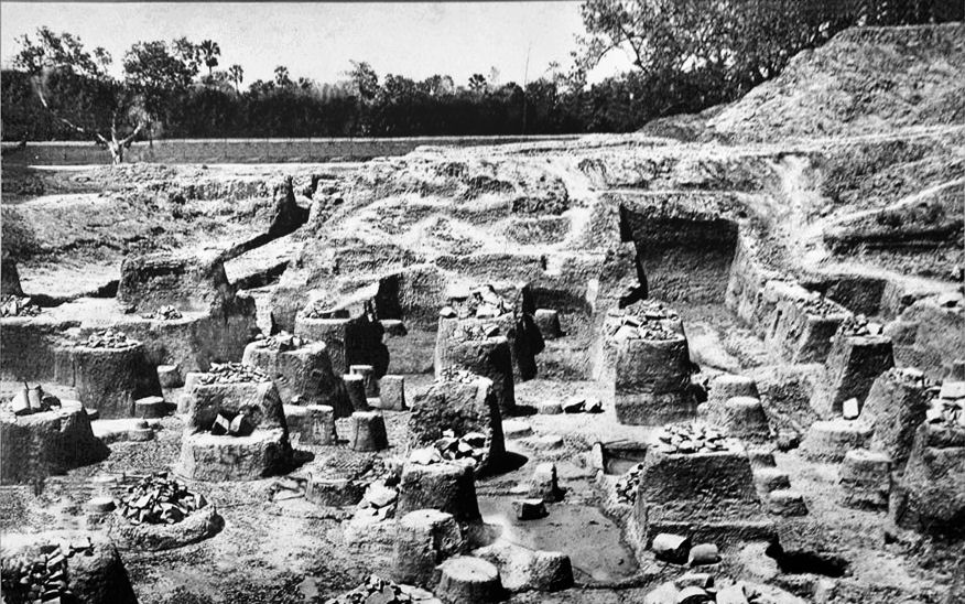 https://upload.wikimedia.org/wikipedia/commons/1/1e/Mauryan_ruins_of_pillared_hall_at_Kumrahar_site_of_Pataliputra_ASIEC_1912-13.jpg